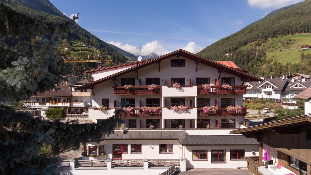 Hotel Hellweger Campo Tures Kültér fotó